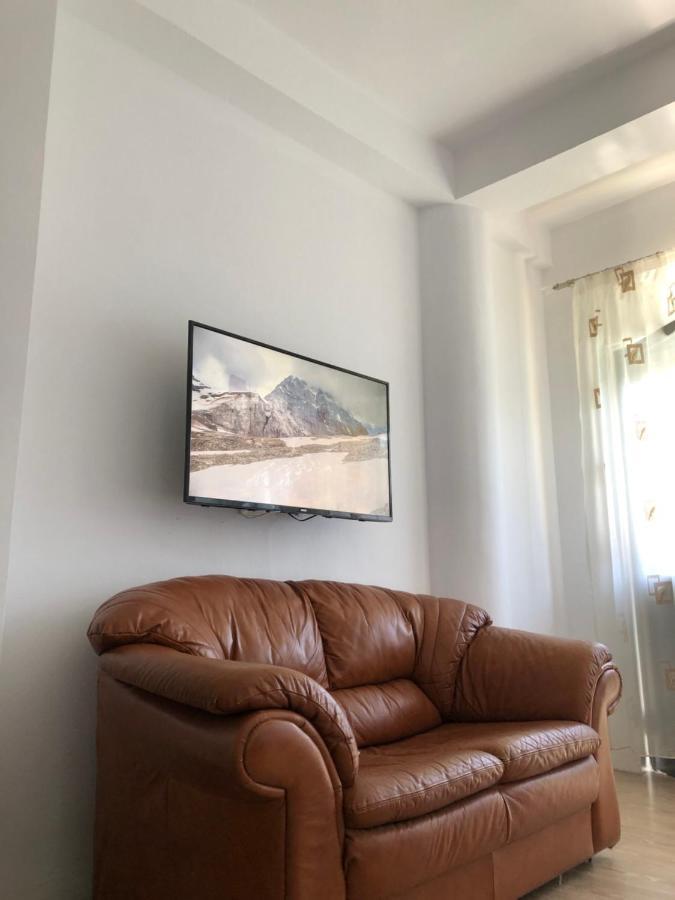 Holiday Apartment Тирана Екстер'єр фото